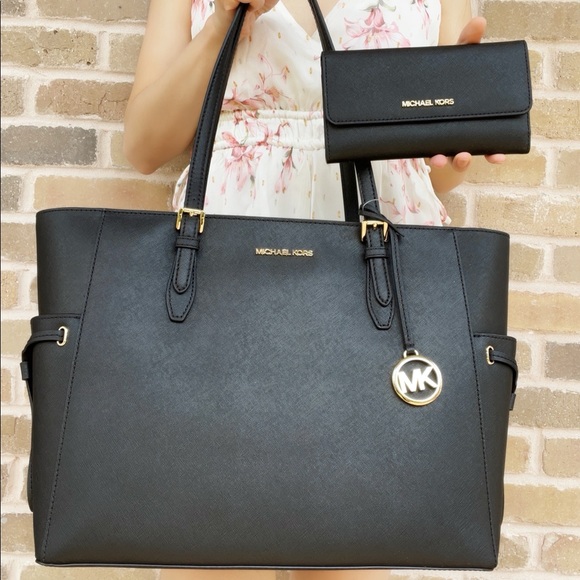 BUNDLE💕NWT Michael Kors Tote & Wallet - Picture 8 of 8